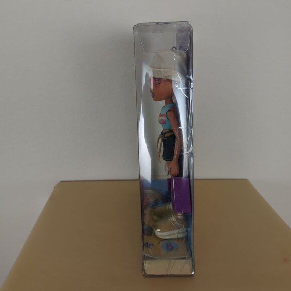 Bratz Beach Party Yasmin Doll 2002 Limited Edition NIB MGA Free Poster Vintage - Picture 8 of 12